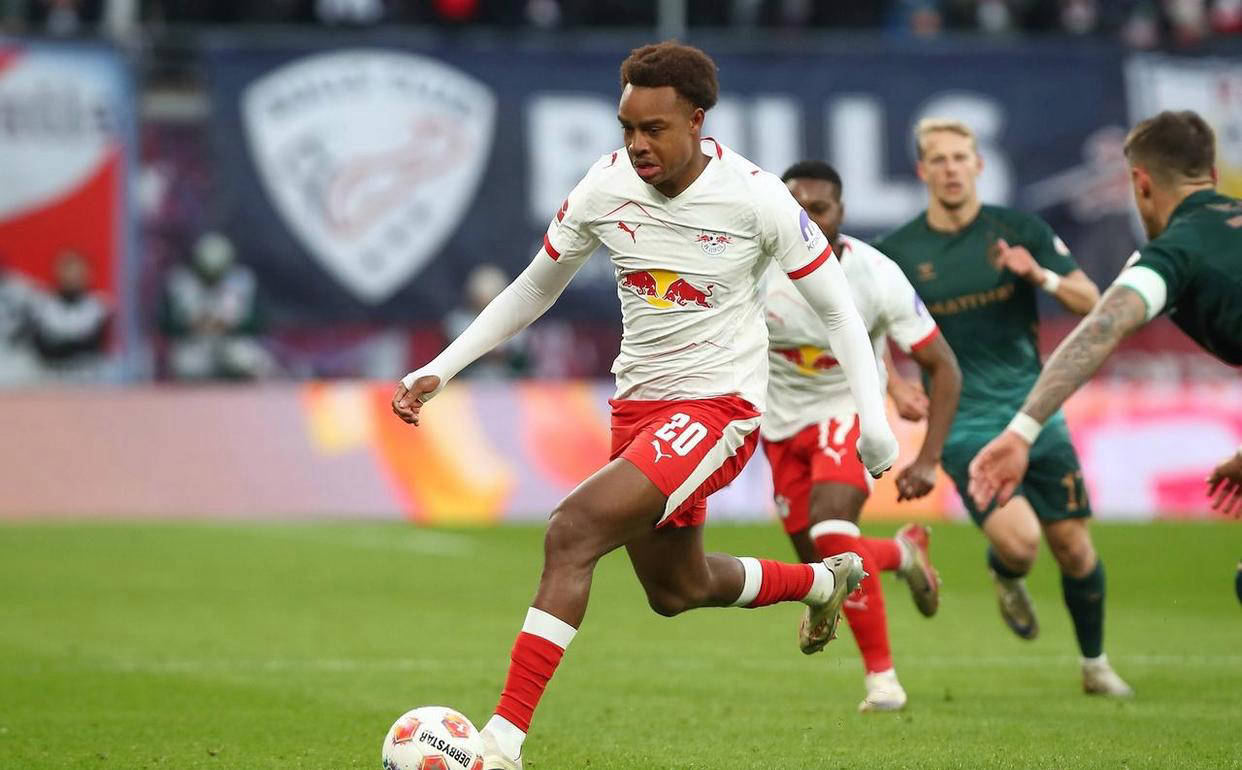 19岁德国新星炸裂绝技，莱比锡2-0完胜不莱梅，逼近德甲榜首位置